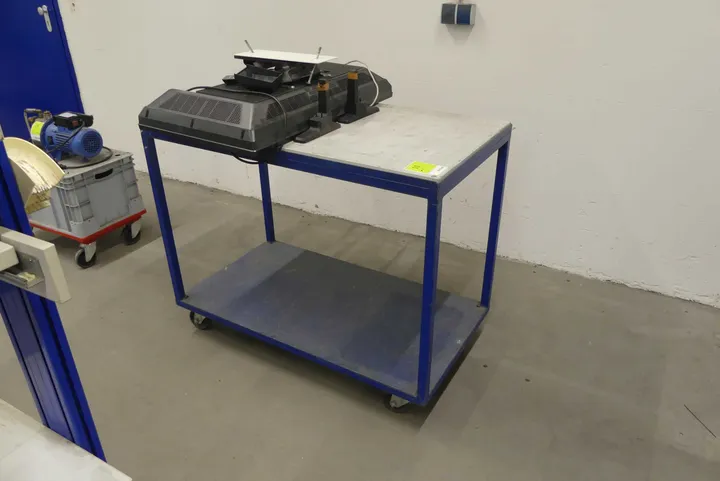 Transportwagen mit Display